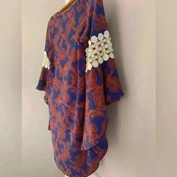 Voom Womens XS Scoop Neck Bell Sleeve Tunic Top Blue Knit Print Hippie Boho - Picture 8 of 14